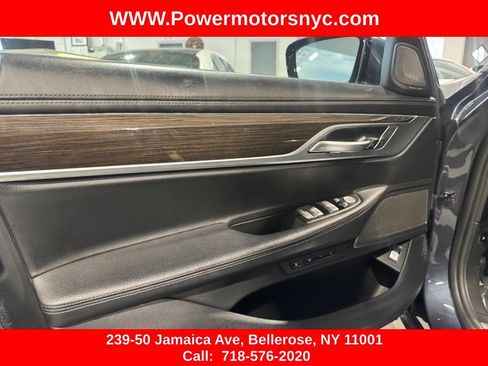 Used 2019 BMW 740e xDrive w/ Executive Package AWD/4WD image 23