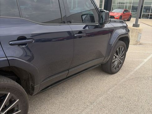 Used 2024 Lexus GX 550 w/ Accessory Package (2T) image 16