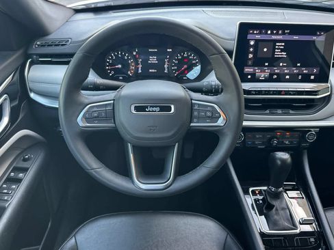 Used 2025 Jeep Compass Limited AWD/4WD image 15