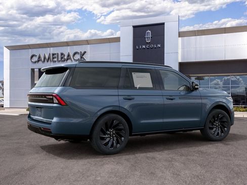 New 2027 Lincoln Navigator Reserve w/ Jet Appearance Package AWD/4WD image 6