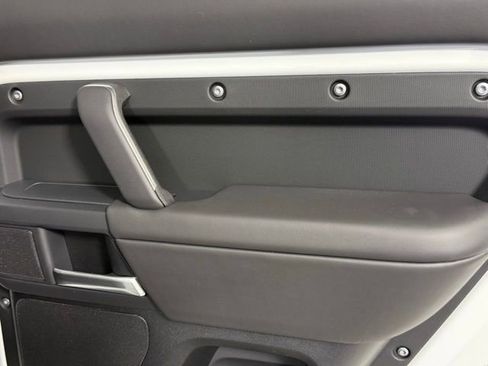 New 2026 Land Rover Defender 110 X-Dynamic SE AWD/4WD image 24