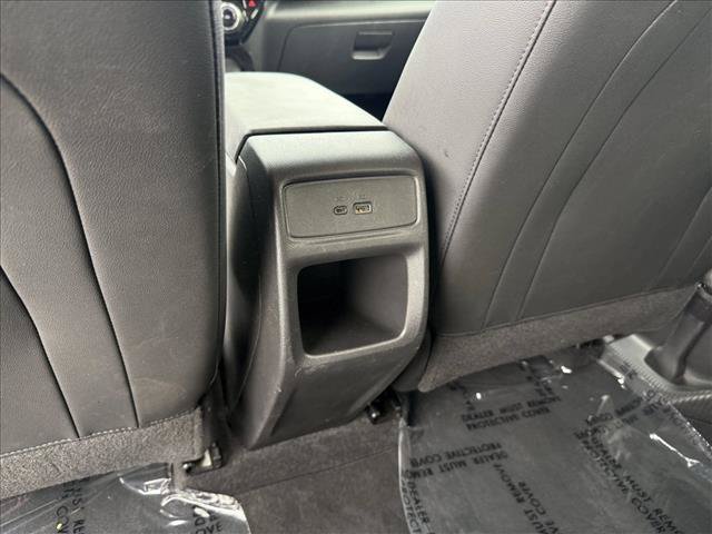 Used 2025 Chevrolet Trax LT w/ LT Convenience Package FWD image 25
