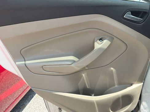 Used 2015 Ford Escape SE FWD image 11