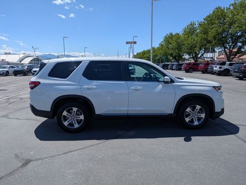 Certified 2025 Honda Pilot EX-L image 2