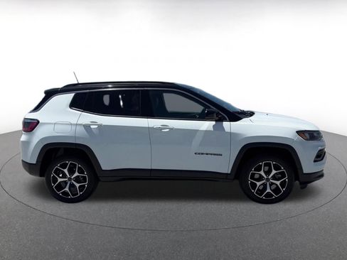 Used 2025 Jeep Compass Limited AWD/4WD image 16