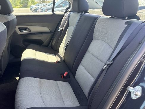 Used 2015 Chevrolet Cruze LS FWD image 15