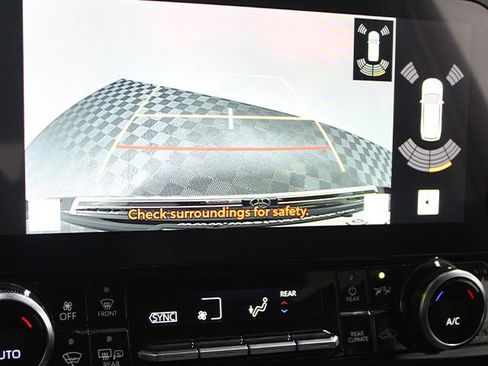 Used 2023 Toyota Highlander Limited image 15