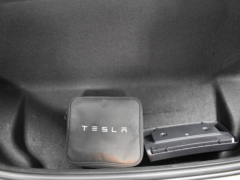 Used 2023 Tesla Model X Plaid image 38