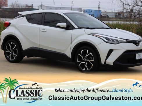 Certified 2020 Toyota C-HR XLE image 1