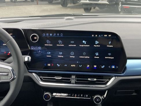 New 2026 Chevrolet Equinox EV LT image 17