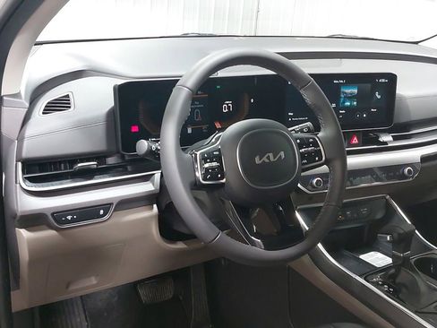 New 2026 Kia Carnival EX FWD image 18