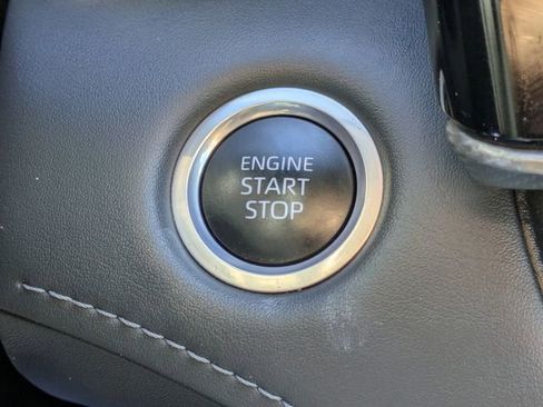 Used 2024 Toyota Highlander Platinum image 19