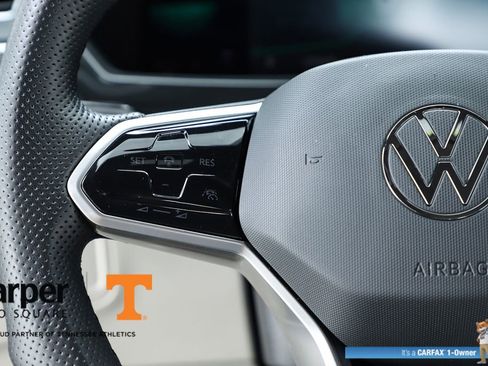 Used 2022 Volkswagen Tiguan SE R-Line image 21