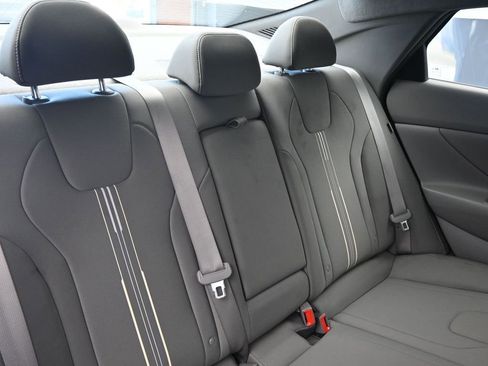 Used 2024 Hyundai Elantra SEL w/ Convenience Package image 14