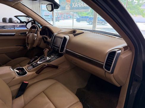 Used 2013 Porsche Cayenne GTS AWD/4WD image 30