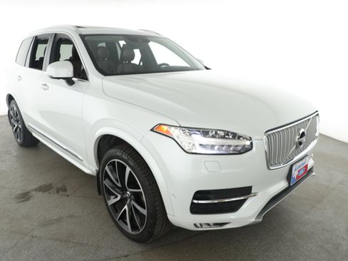 Used 2018 Volvo XC90 T6 Inscription w/ Convenience Package image 3