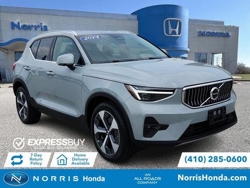Used 2024 Volvo XC40 B5 Plus w/ Climate Package AWD/4WD image 1