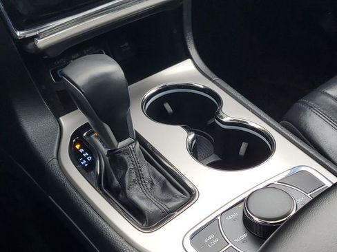 Used 2019 Jeep Grand Cherokee Limited w/ Trailer Tow Group IV image 25