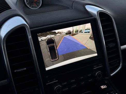 Used 2018 Porsche Cayenne image 36