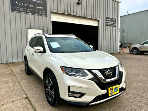 Used 2017 Nissan Rogue SL w/ SL Premium Package FWD image 9