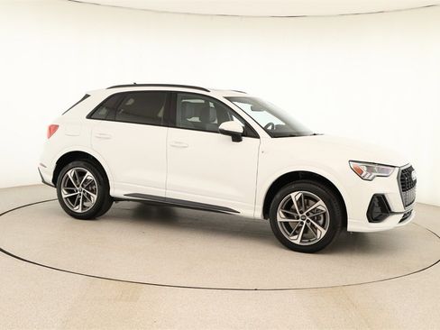 New 2025 Audi Q3 2.0T Premium image 9