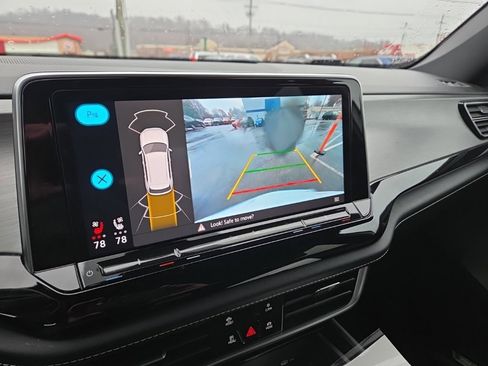 Used 2024 Volkswagen Atlas Cross Sport SE image 31