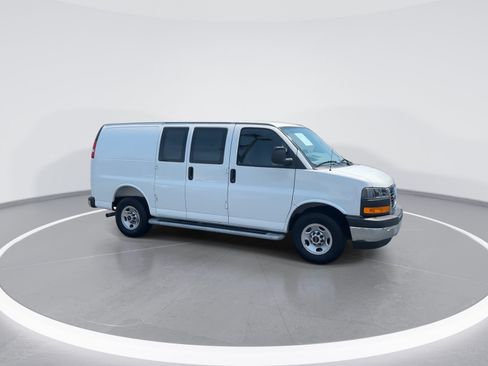 Used 2025 GMC Savana 2500 w/ Driver Convenience Package RWD image 2
