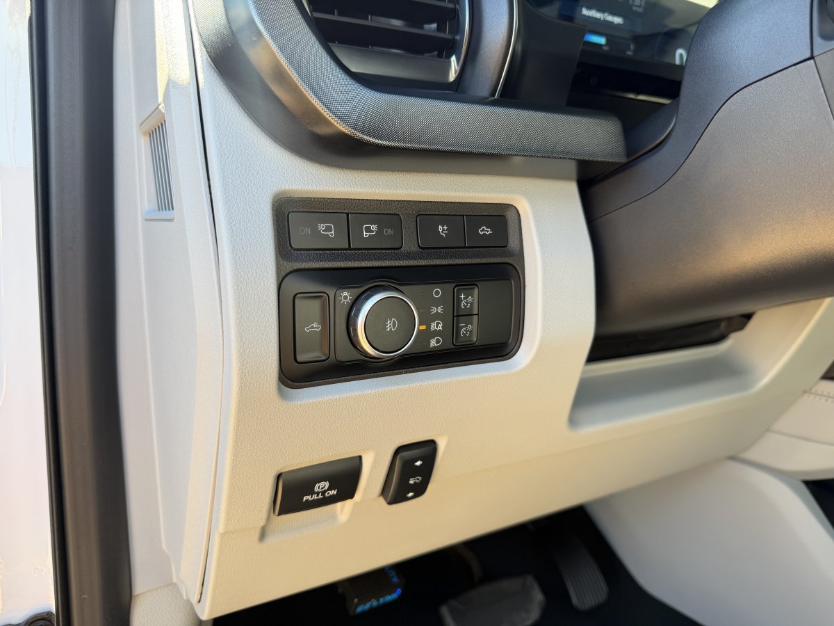 Used 2024 Ford F250 Limited AWD/4WD image 45