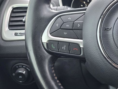 Used 2017 Jeep Compass Latitude w/ Popular Equipment Group FWD image 24
