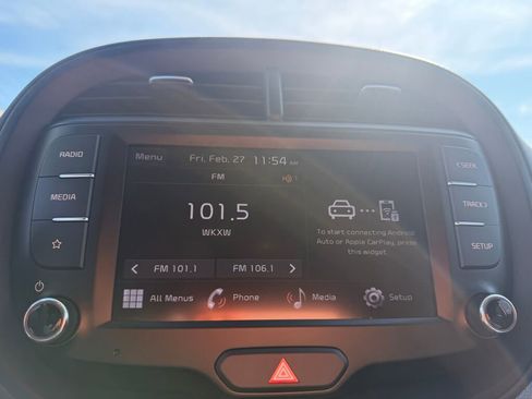 Used 2022 Kia Soul LX image 15