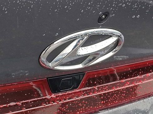 Used 2023 Hyundai Elantra SEL image 24