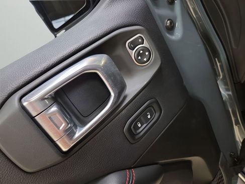 Used 2024 Jeep Wrangler Unlimited Rubicon image 11