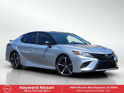 Used 2019 Toyota Camry XSE FWD image 1