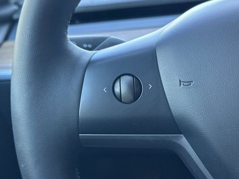 Used 2023 Tesla Model Y Long Range image 30