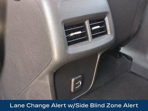 Used 2023 Chevrolet Equinox LT AWD/4WD image 19