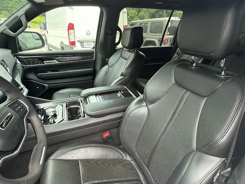 Certified 2024 Jeep Wagoneer L 4WD image 17