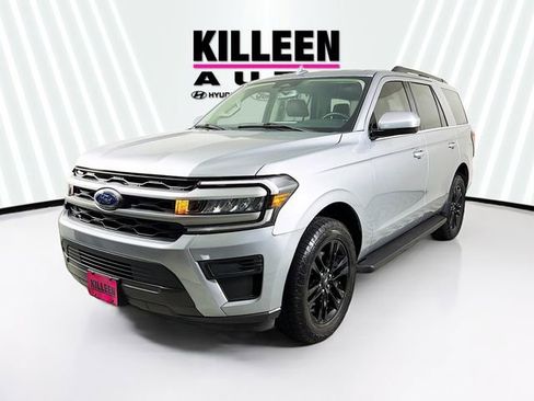 Used 2024 Ford Expedition XLT RWD image 3