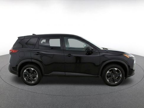 Used 2025 Nissan Rogue SV FWD image 10