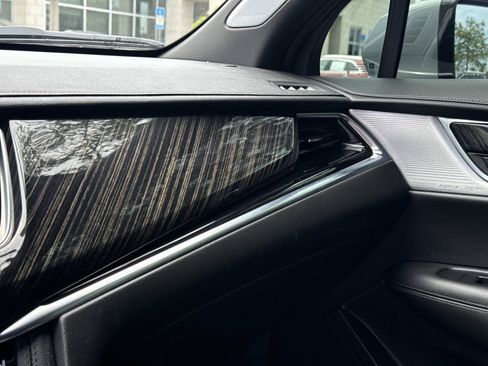 Used 2025 Cadillac XT6 Premium Luxury FWD image 26