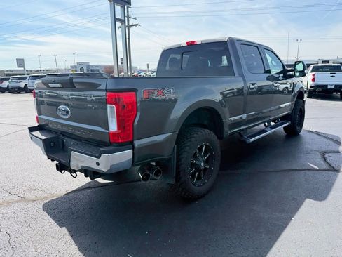 Used 2017 Ford F250 XLT w/ XLT Premium Package image 4