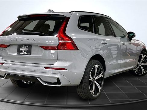 Certified 2024 Volvo XC60 T8 Ultimate w/ Climate Package image 3