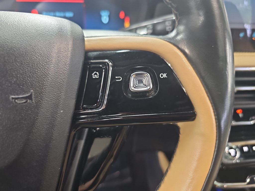 Used 2023 Lincoln Corsair Reserve AWD/4WD image 18
