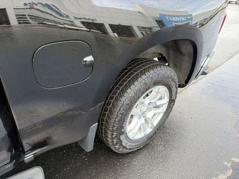 Used 2025 Chevrolet Silverado 1500 LT AWD/4WD image 13