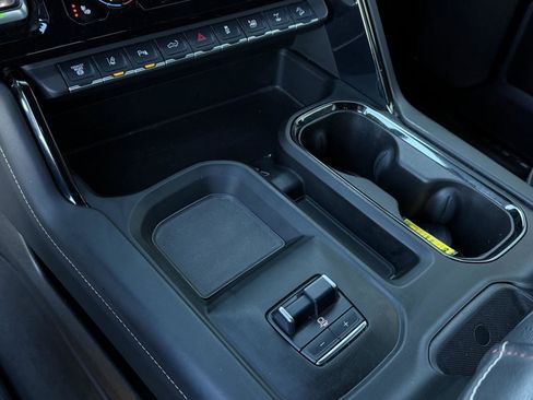 Used 2025 GMC Sierra 2500 AT4X image 21