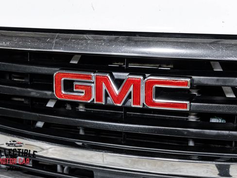 Used 2005 GMC Sierra 2500 SLT w/ Heavy-Duty Power Package AWD/4WD image 26