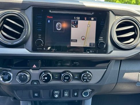 Used 2018 Toyota Tacoma TRD Sport AWD/4WD image 13