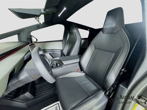 Used 2025 Tesla Cybertruck AWD Crew Cab image 11