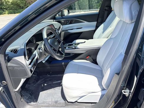 Used 2024 Cadillac Lyriq Luxury w/ LPO, Floor Liner Package AWD/4WD image 6