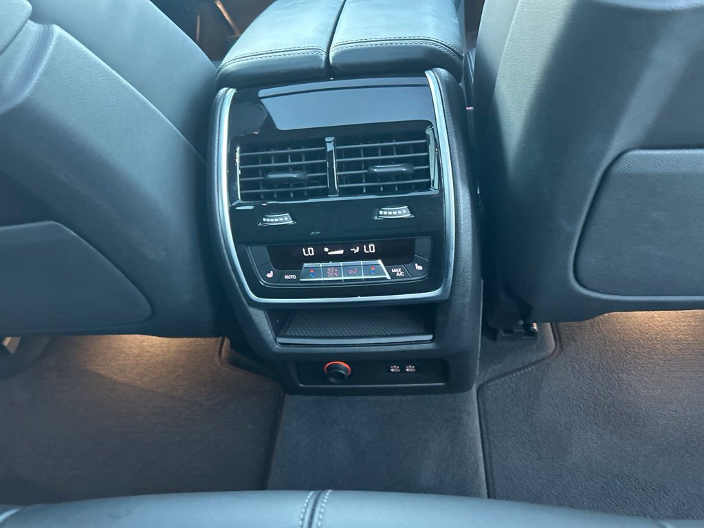 Used 2025 BMW X5 xDrive50e AWD/4WD image 31
