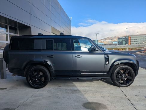 Used 2025 Land Rover Defender 130 V8 image 5